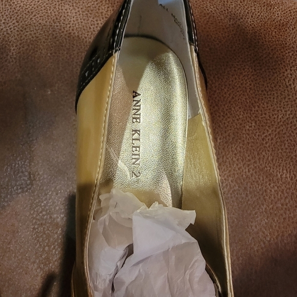 Anne Klein iflex AK Brown/Tan Tie-Up Color-Block Heeled Oxford Shoes/AKKarisse - Picture 9 of 11